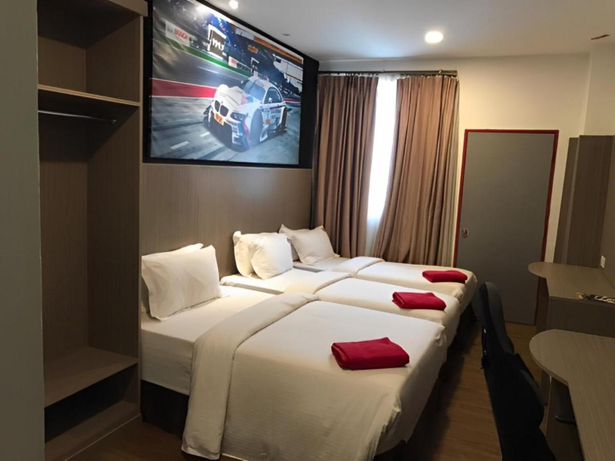 Hype Motorsport Hotel Nilai Εξωτερικό φωτογραφία