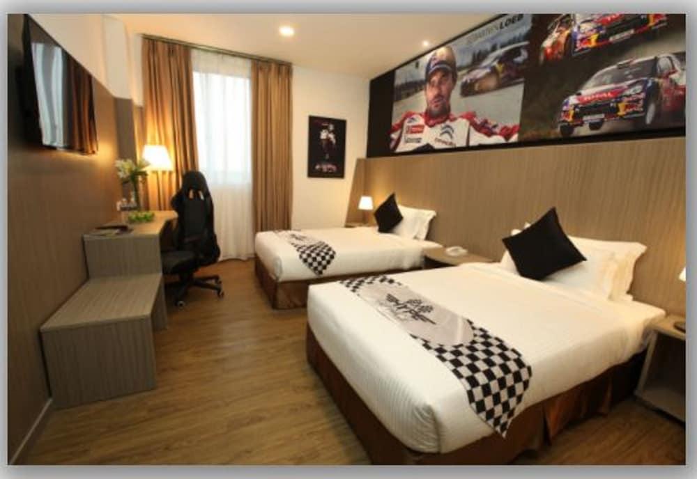 Hype Motorsport Hotel Nilai Εξωτερικό φωτογραφία