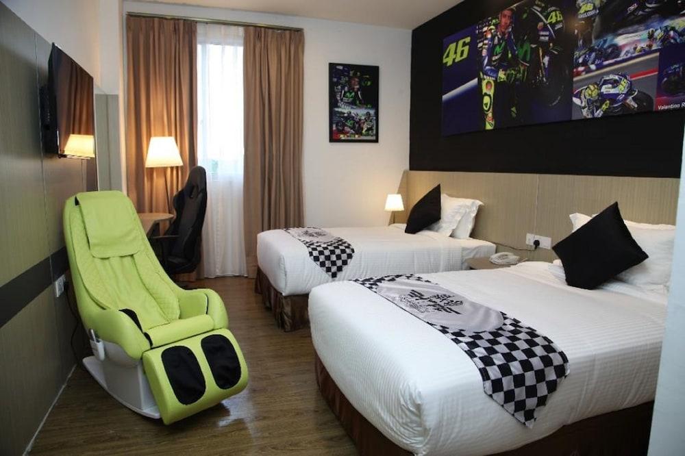 Hype Motorsport Hotel Nilai Εξωτερικό φωτογραφία