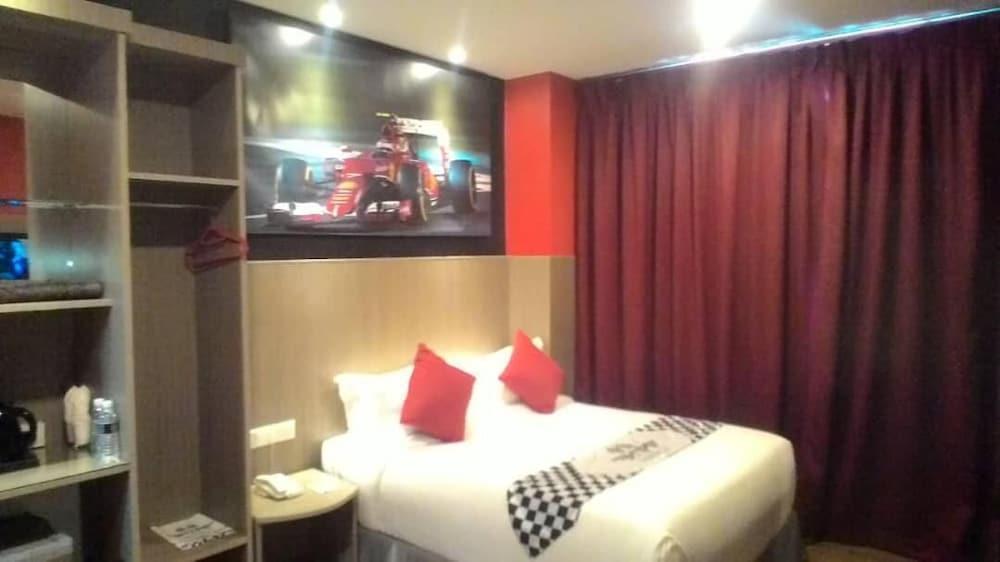 Hype Motorsport Hotel Nilai Εξωτερικό φωτογραφία