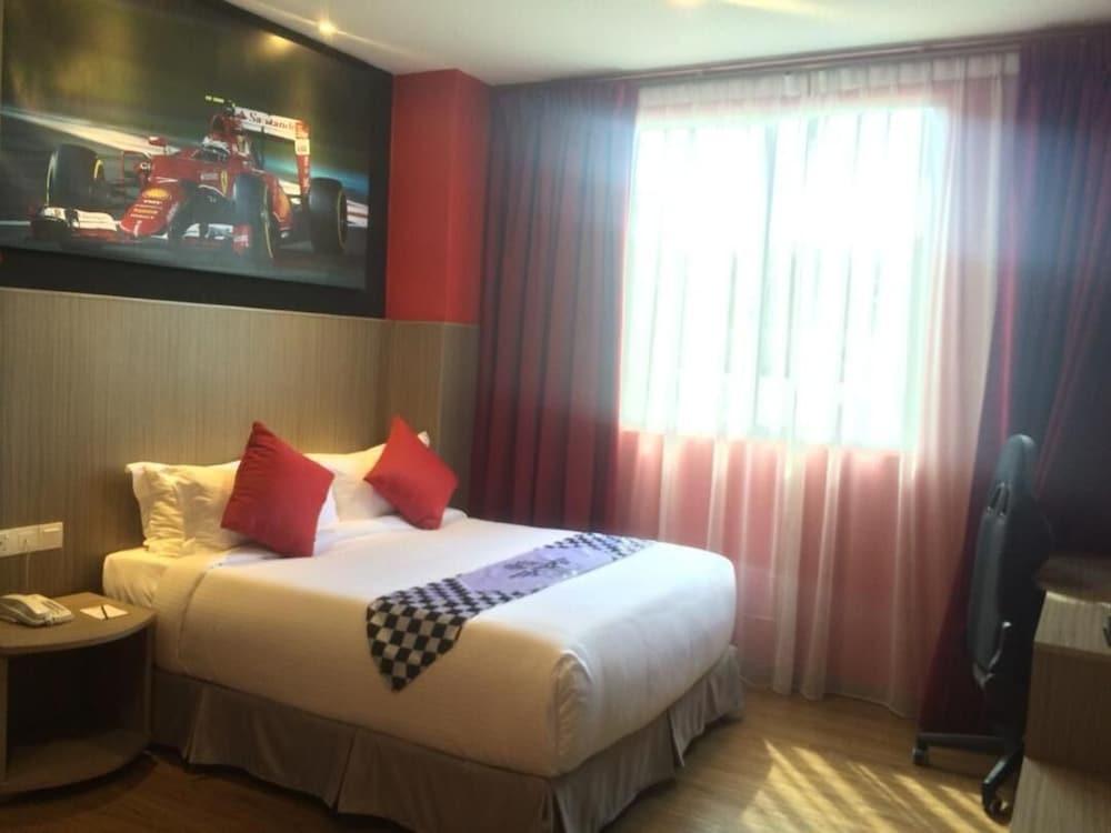 Hype Motorsport Hotel Nilai Εξωτερικό φωτογραφία