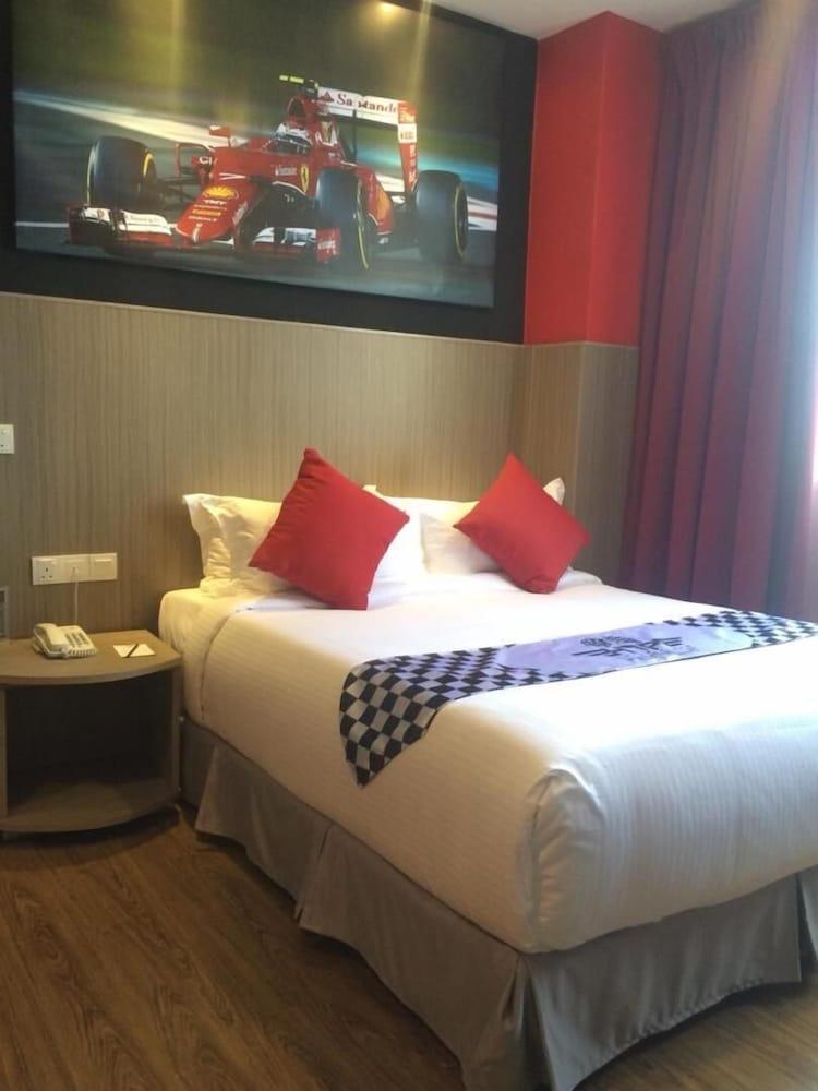 Hype Motorsport Hotel Nilai Εξωτερικό φωτογραφία