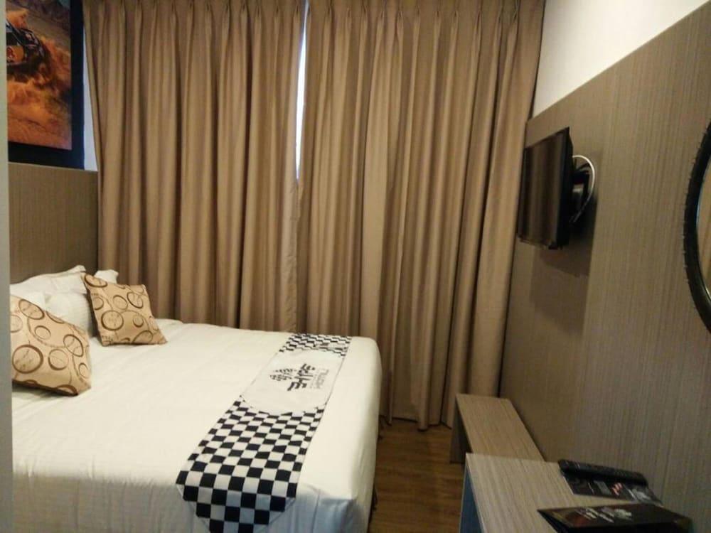 Hype Motorsport Hotel Nilai Εξωτερικό φωτογραφία