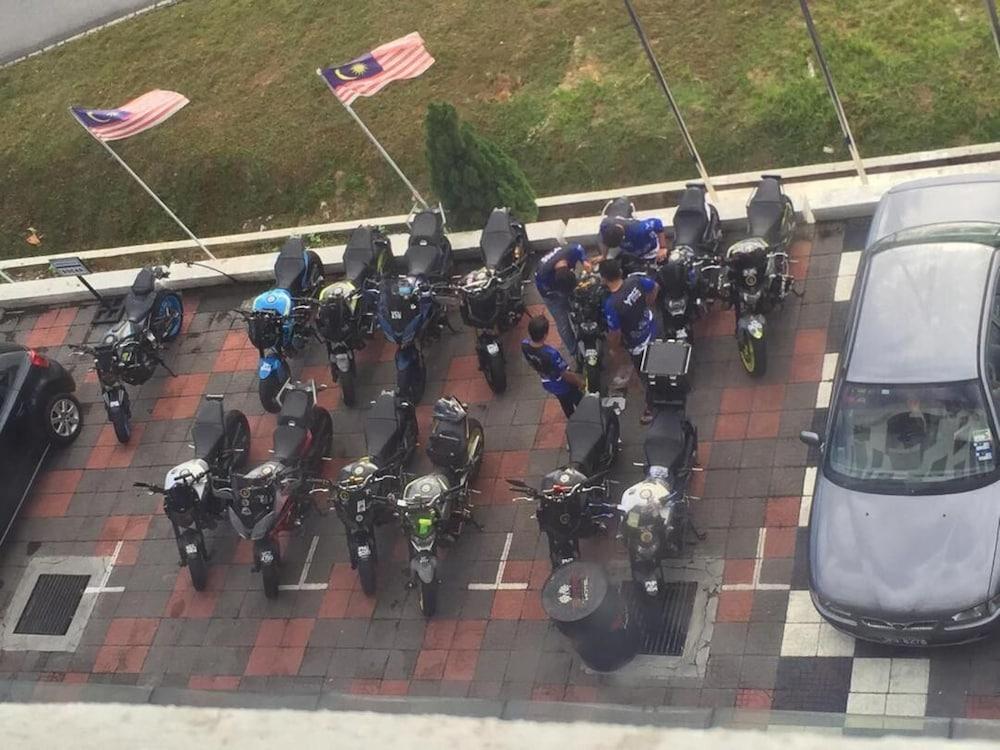 Hype Motorsport Hotel Nilai Εξωτερικό φωτογραφία