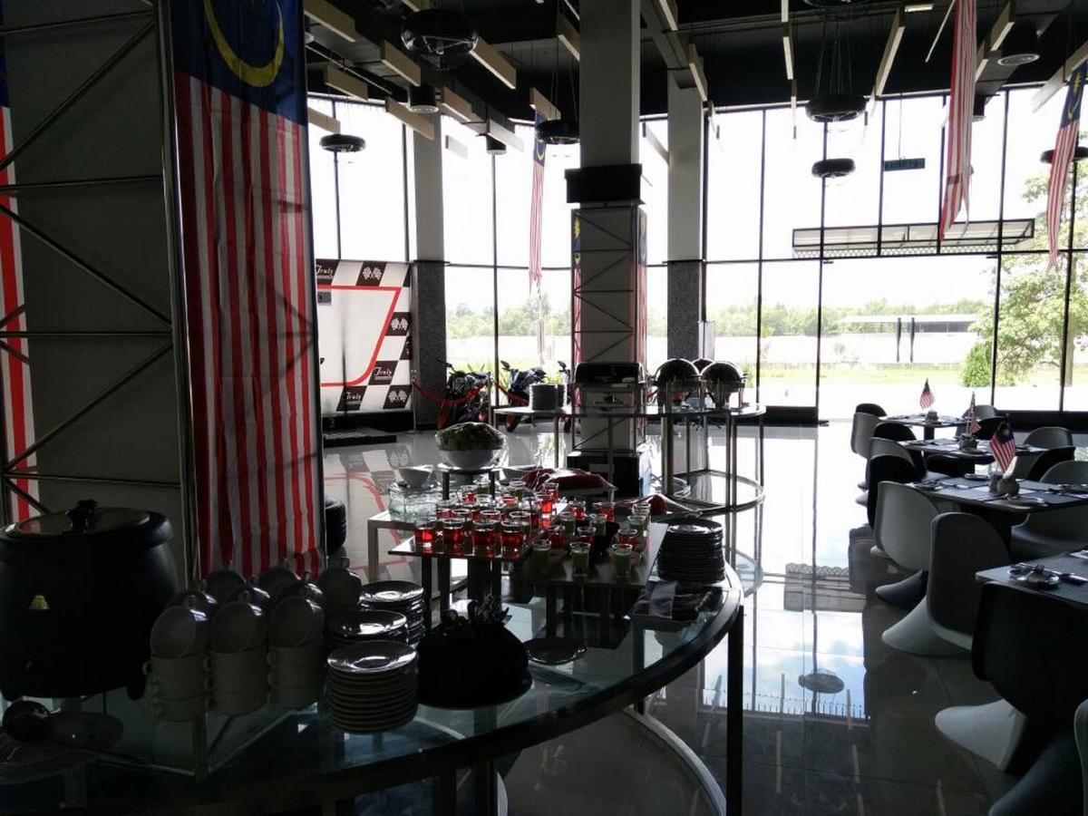 Hype Motorsport Hotel Nilai Εξωτερικό φωτογραφία