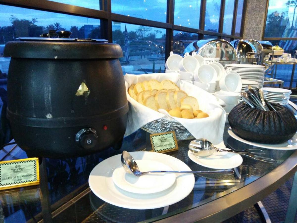 Hype Motorsport Hotel Nilai Εξωτερικό φωτογραφία