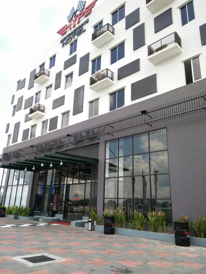 Hype Motorsport Hotel Nilai Εξωτερικό φωτογραφία